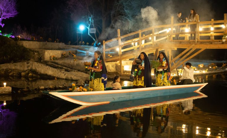 Dónde, cuándo y a qué hora ver el recorrido nocturno de canoas de Urandén; aquí te decimos