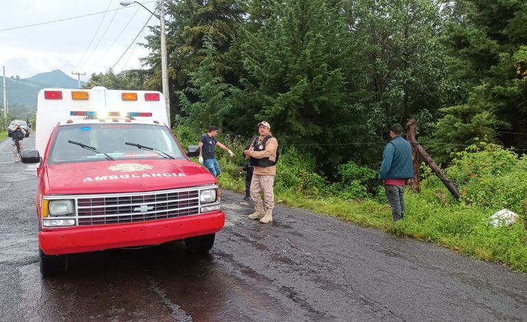 VOLCADURA VEHICULAR EN ZITÁCUARO: CUATRO PERSONAS RESULTAN HERIDAS