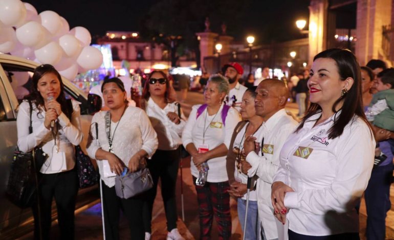 Entrega Secretaría del Bienestar bastones y promueve derechos de personas con discapacidad visual