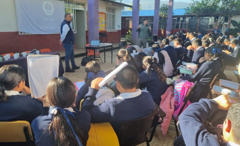 Lleva CMASC taller de prevención del acoso escolar a estudiantes de secundaria en Naranja de Tapia