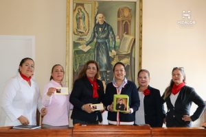 Jeovana Mariela Alcántar Baca, se reunió en su despacho con integrantes del Patronato de las Damas Vicentinas Taximaroa.