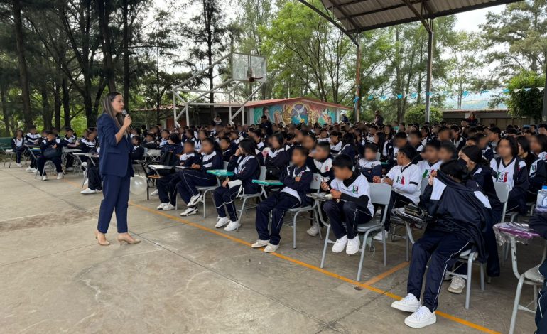 Lleva Fiscalía General charla sobre prevención de la violencia a estudiantes de secundaria en Tarímbaro