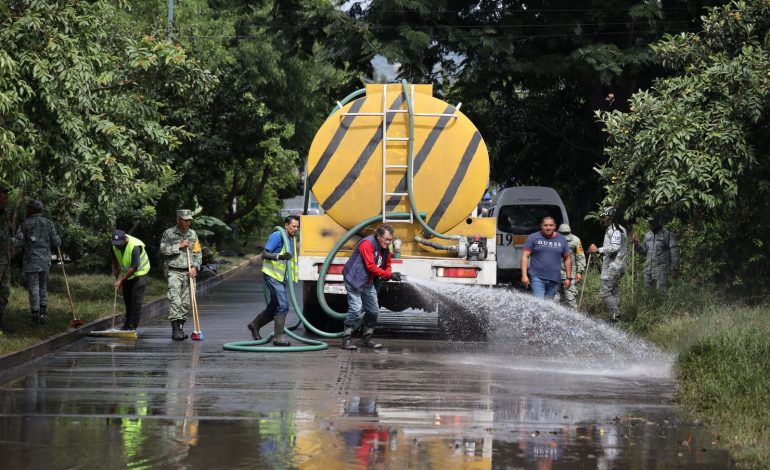 Gobierno de Morelia realiza limpieza integral en colonias afectadas por desfogue de Conagua