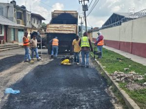 ​Estamos trabajando y esforzándonos día a día en las tareas de Bacheo, hoy se atendió a la Tenencia de Agostitlán: Jeovana Alcántar Baca