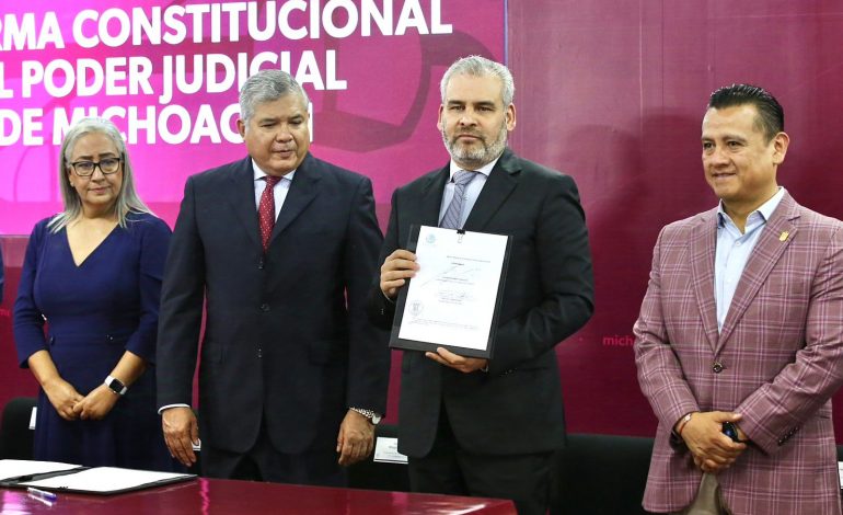 Jueces y magistrados por voto popular; Bedolla firma iniciativa de reforma al Poder Judicial