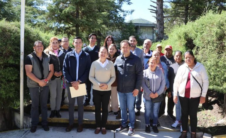 ​En gira de trabajo, Jeovana Mariela Alcántar Baca, visitó los centros educativos del Conalep y el Preescolar Juan Milton de esta Ciudad