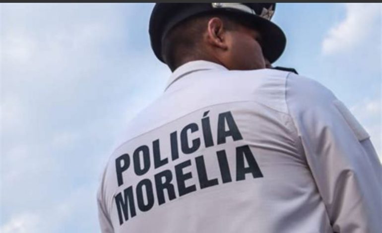 Policía de Morelia balea a normalistas; hay un herido por arma de fuego.