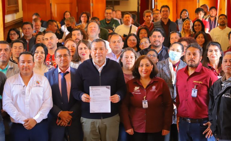 Presenta Barragán y líderes sindicales reforma constitucional en materia de salarios mínimos en Michoacán