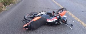 Trágico Accidente de Motocicleta en la carretera Tuxpan- CdHidalgo <br>Tuxpan, Michoacán, 16 de octubre de 2024.<br>