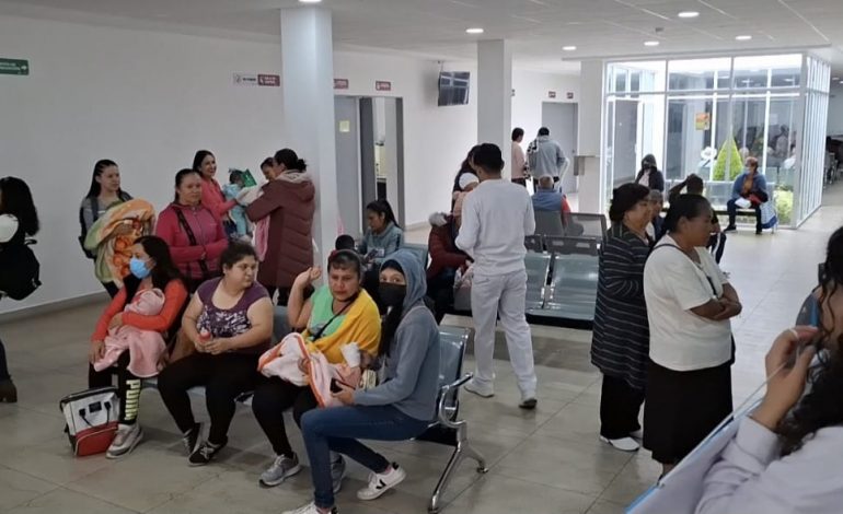 Éxito la vacunacion en contra de la influenza, neumococo y anticovid en el centro de salud de Zitácuaro.