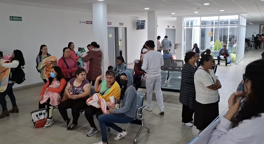 Éxito la vacunacion en contra de la influenza, neumococo y anticovid en el centro de salud de Zitácuaro.
