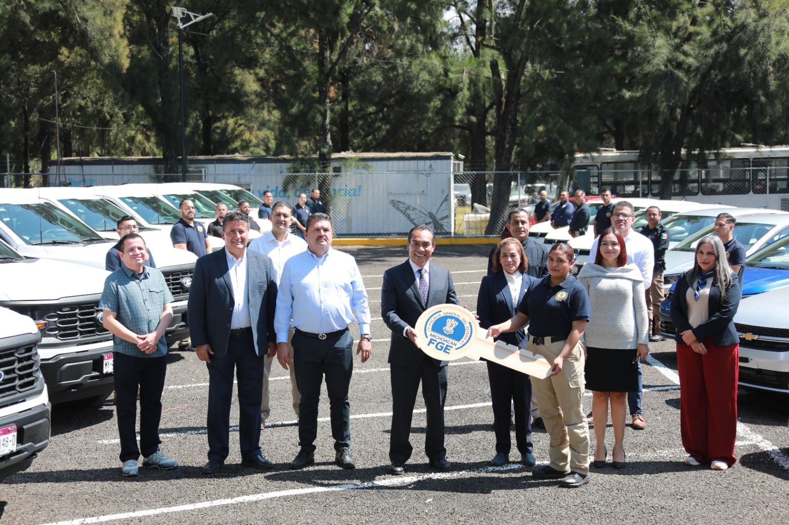 Entrega Fiscalía General 23 unidades operativas para fortalecer la capacidad de investigación