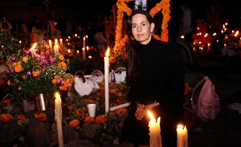 SEE llama a escuelas a mantener tradición de Noche de Muertos.