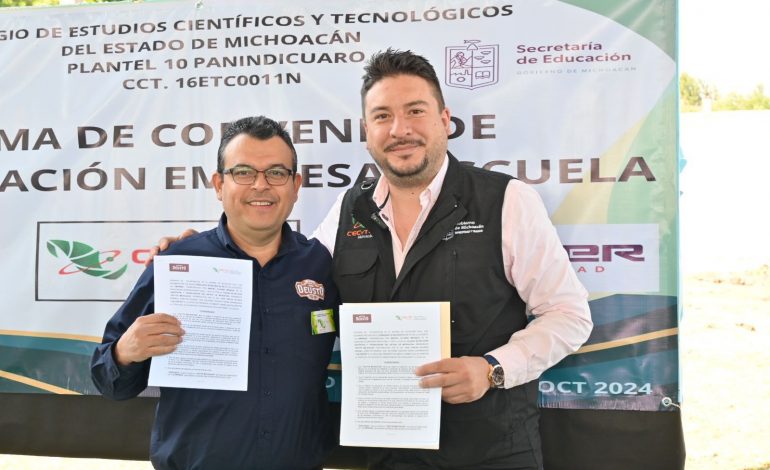 Estudiantes del Cecytem fortalecen sus conocimientos en empresas de Panindícuaro.