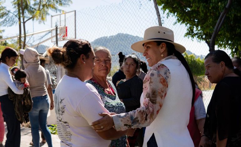 Recorre Mary Carmen Bernal el municipio de Susupuato