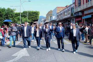 ​Jeovana Mariela Alcántar Baca, encabezó el acto y desfile conmemorativo al CXIV Aniversario de la Revolución Mexicana de 1910.