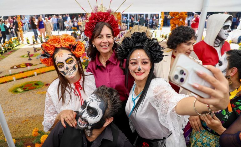 Miles de escuelas viven la tradición de Noche de Muertos: SEE
