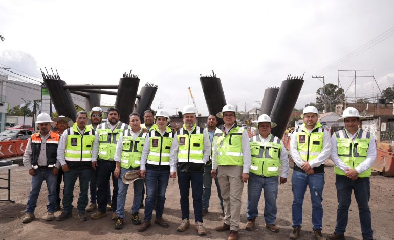 Supervisa Bedolla puente de Villas del Pedregal; destaca beneficio para 125 mil habitantes
