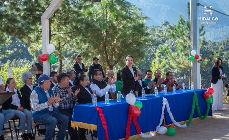 Jeovana Mariela Alcántar Baca, encabezó el acto cívico y desfile previo a la celebración del CXIV Aniversario de la Revolución Mexicana de 1910