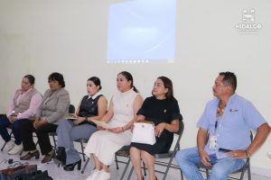 ​La Regidora del Ayuntamiento, Erika Gabriela Fletes Gómez, asistió a la capacitación del Manejo Higiénico de los Alimentos en Cooperativas Escolares.