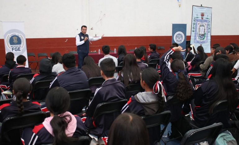 Lleva Fiscalía General charla a estudiantes de secundaria de Quiroga en materia de bullying y drogas