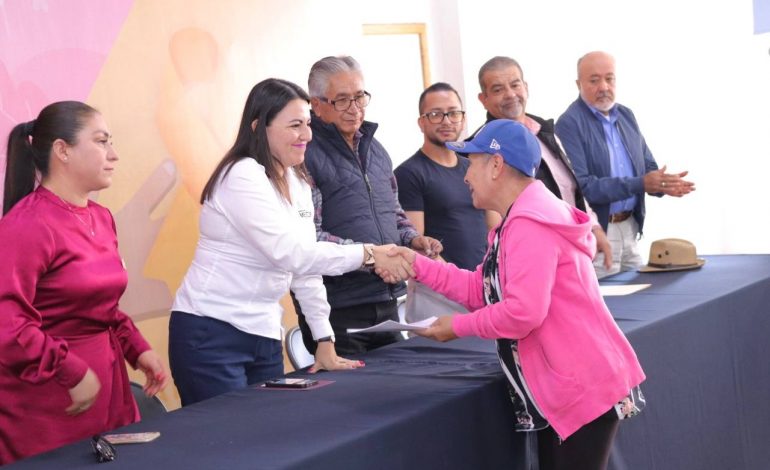 Entrega Sedebi apoyos económicos a mujeres, niñas y niños con cáncer de 6 municipios