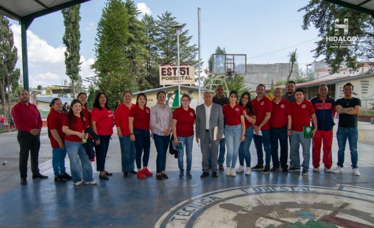 ​Jeovana Mariela Alcántar Baca, visitó la Escuela Secundaria Técnica 51 Forestal y el Preescolar Justino Sarmiento.