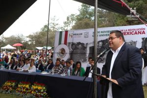 ​El Secretario del Ayuntamiento, Juan Pablo Herrera, asistió al acto conmemorativo del CXIV Aniversario de la Revolución Mexicana en Pucuato.