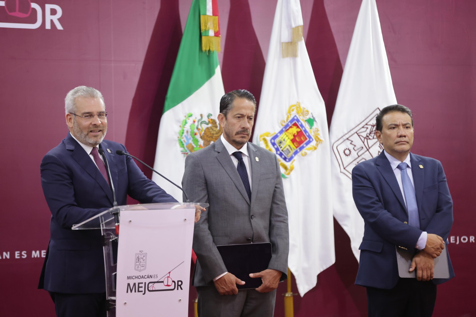 Crecen turismo y derrama económica en Semana de Mu3rtos: Bedolla.