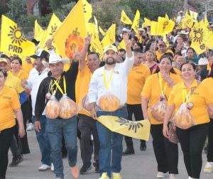 Octavio Ocampo anuncia el nacimiento del PRD Michoacán.