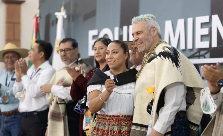 Entrega Bedolla motopatrullas del Fortapaz a autogobiernos indígenas.