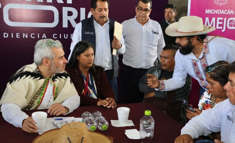 Bedolla realiza audiencia pública en Cherán Atzicuirín; comunidad en autogobierno