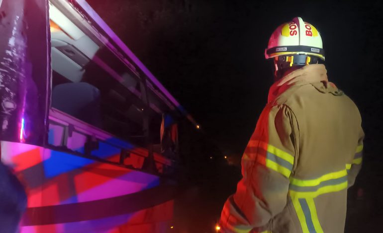 Accidente Vehicular Deja a un Hombre Prensado en Macheros, Edo. de México