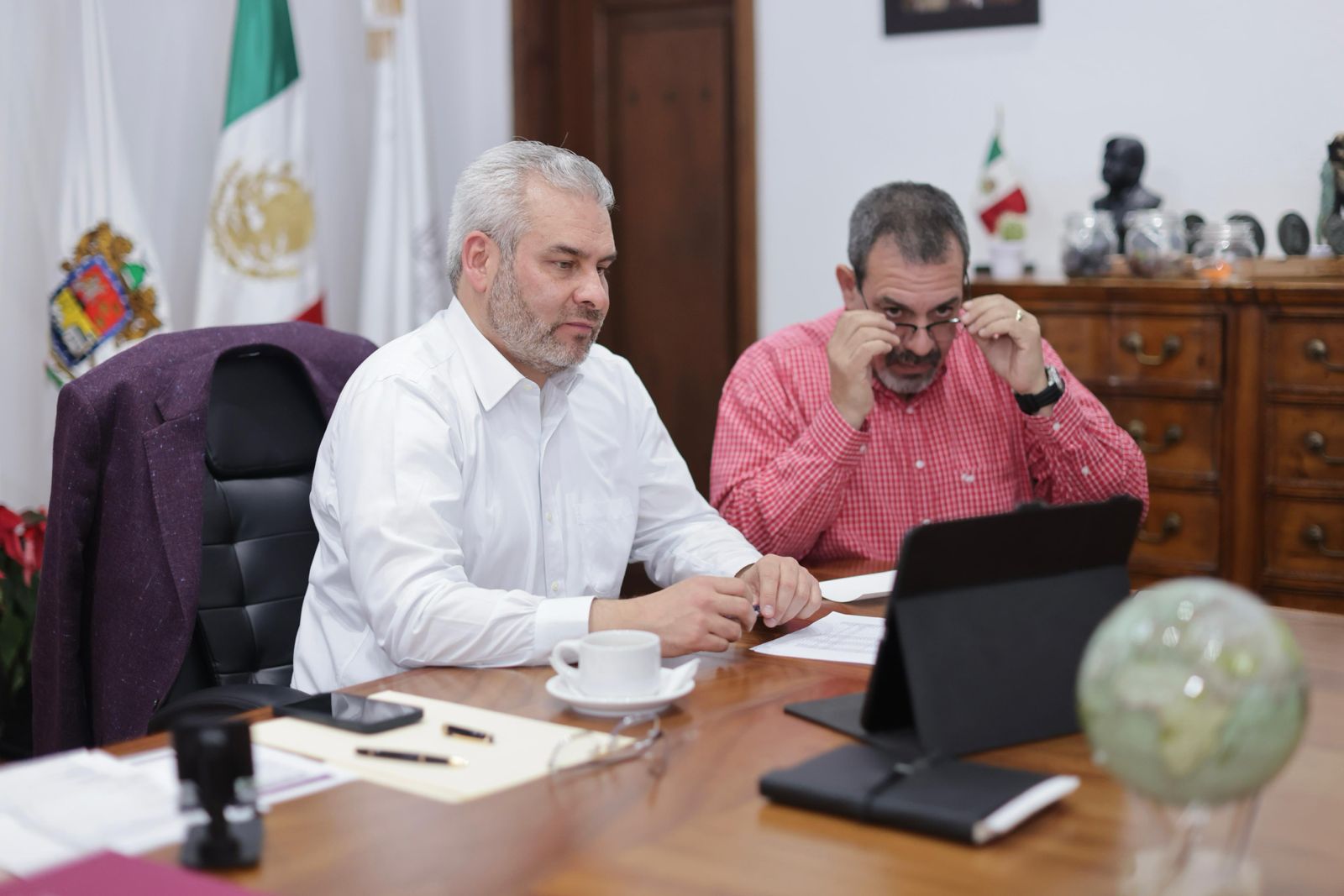 Bedolla y Semarnat refuerzan Guardián Forestal contra la deforestación.
