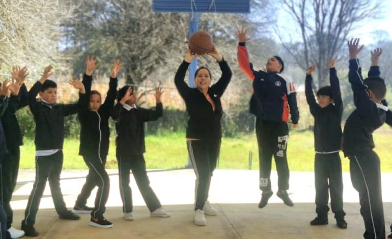 Maestra galardonada transforma vidas desde el corazón: SEE