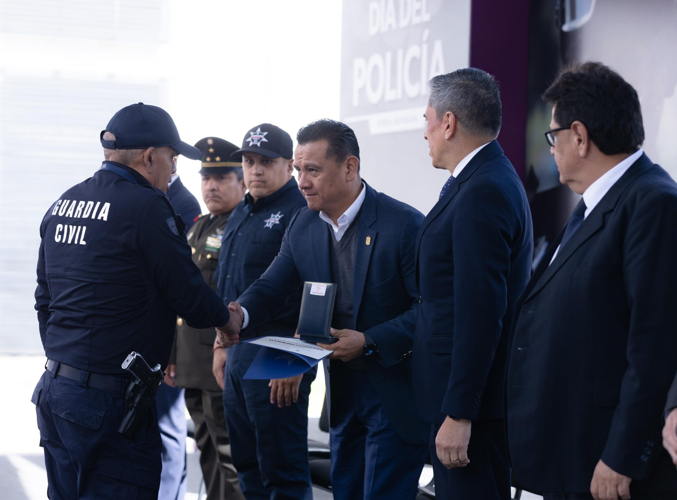 Reconoce SSP a gentes de la Guardia Civil por su valor, perseverancia y mérito