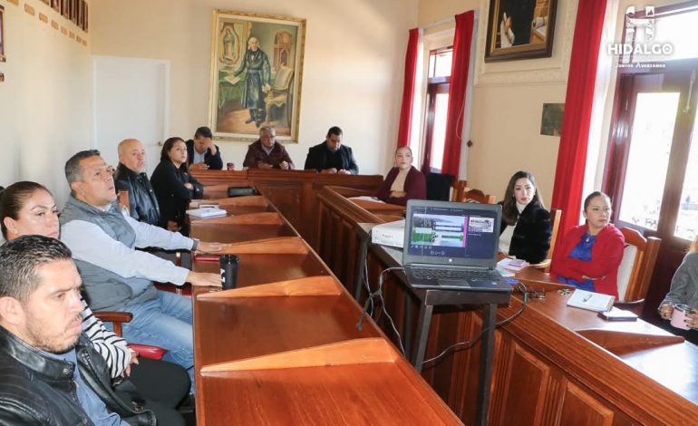 El Síndico Municipal, Ing. Marco Alfonso Figueroa Medina, sostuvo reunión de trabajo con Regidores del Ayuntamiento.