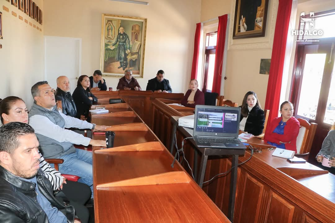 El Síndico Municipal, Ing. Marco Alfonso Figueroa Medina, sostuvo reunión de trabajo con Regidores del Ayuntamiento.