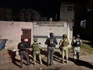 DETIENE FGR EN CATEO A DOS PERSONAS Y ASEGURA METANFETAMINA Y CARTUCHOS EN MORELIA