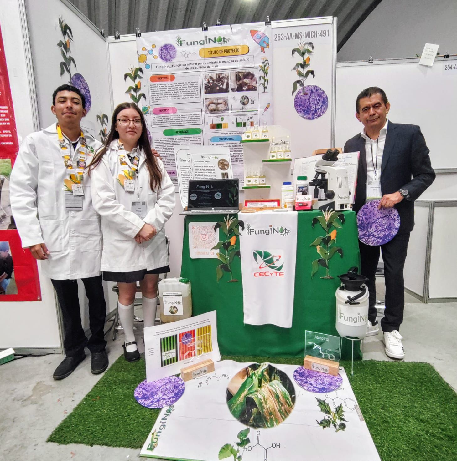 Ganan 4 oros estudiantes del Cecytem en Expo Ciencias Nacional