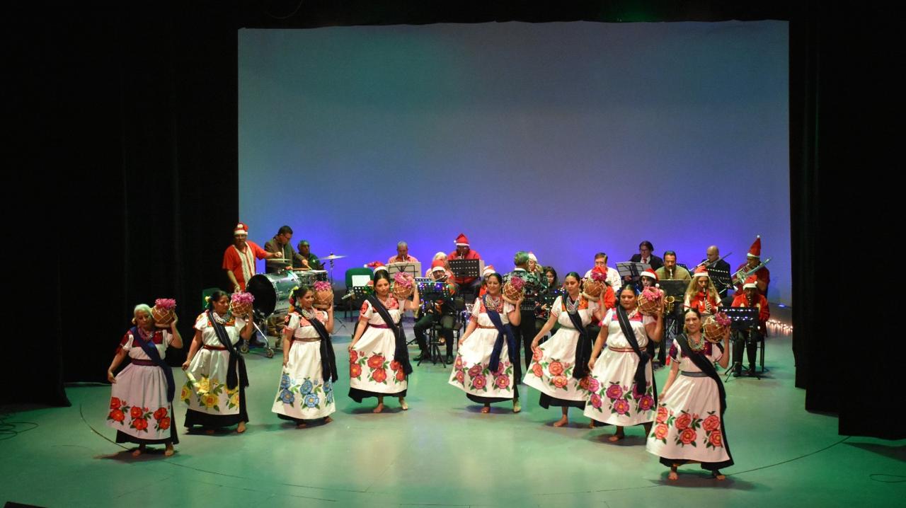 SEE vive su Festival Navideño entre música y baile