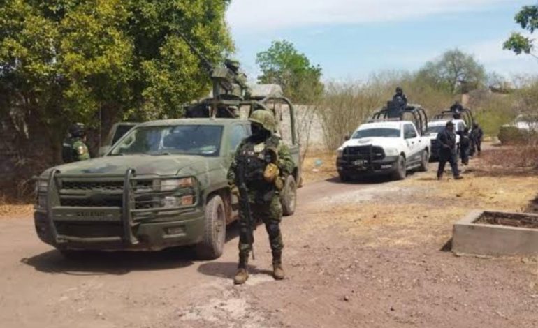 Tres presuntos criminales abatidos en enfrentamiento con autoridades en Buenavista Tomatlán.