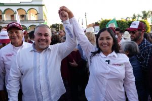 Jesús Mora acompañó a Norma Santillán en su cierre de campaña en Irimbo
<br>