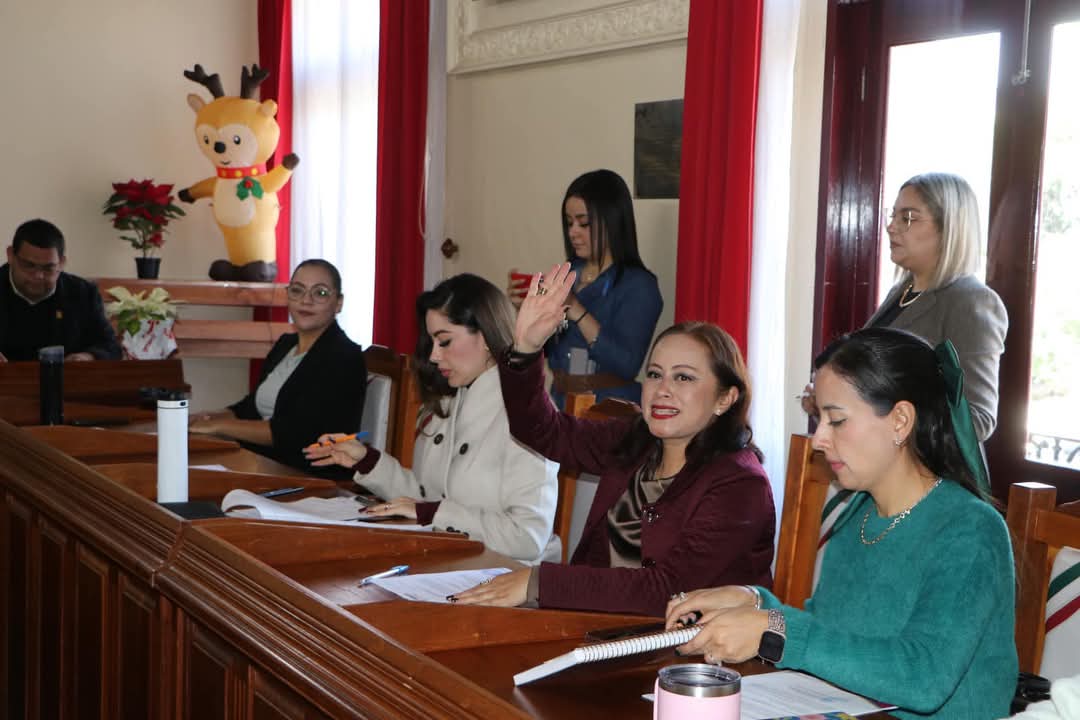 En reunión extraordinaria de Cabildo, se aprobó por unanimidad la minuta recibida por el Congreso del Estado.