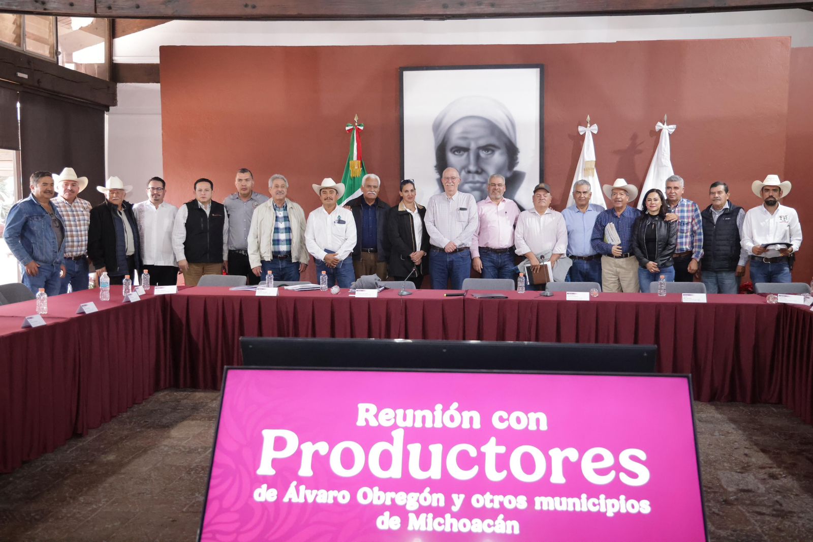 Bedolla y Sader inician trabajos con productores para apoyo al campo.