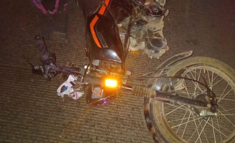 Conductor de Motocicleta fallece en accidente en carretera Zitácuaro-Morelia.