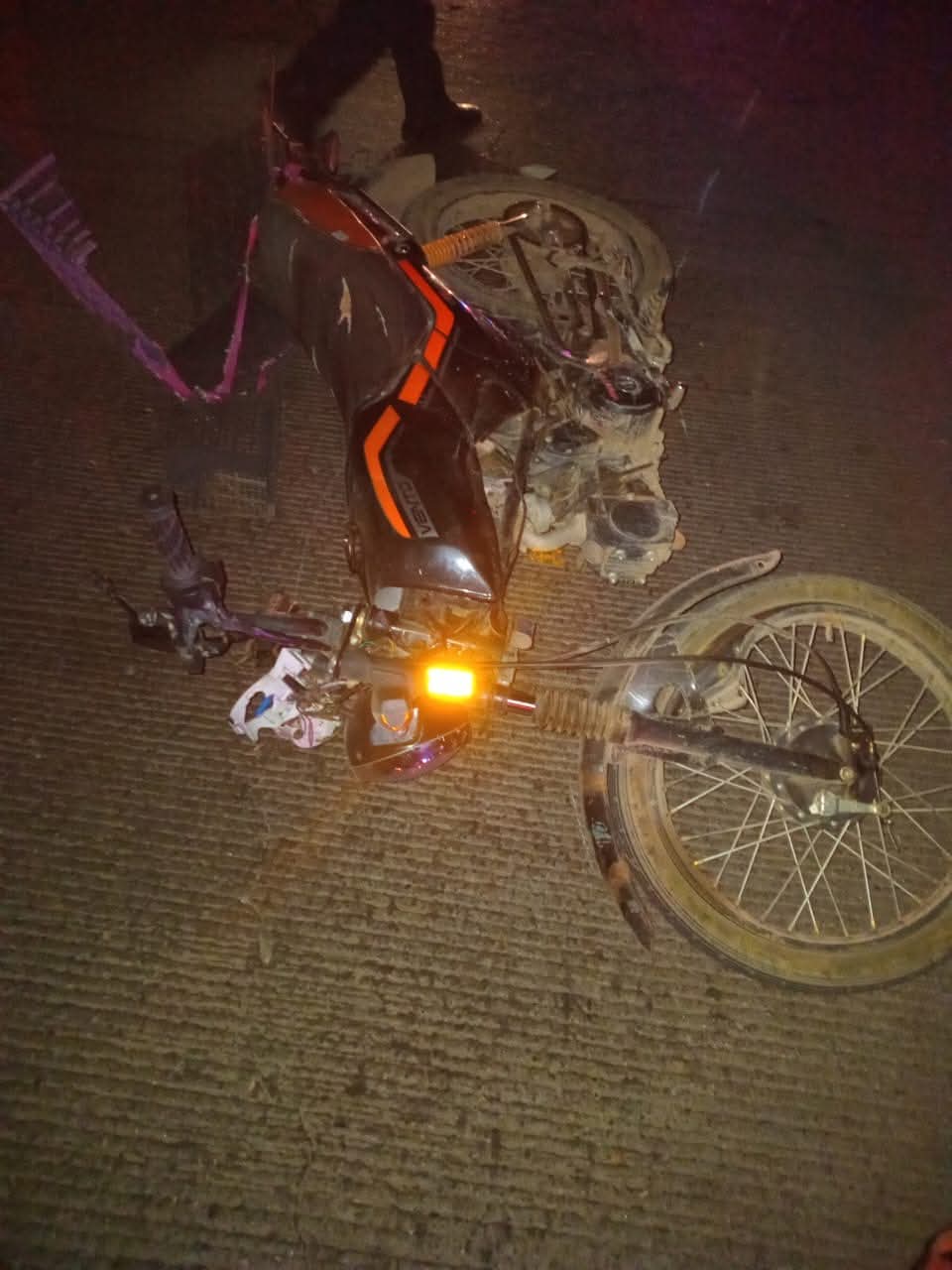 Conductor de Motocicleta  fallece en accidente en carretera Zitácuaro-Morelia.