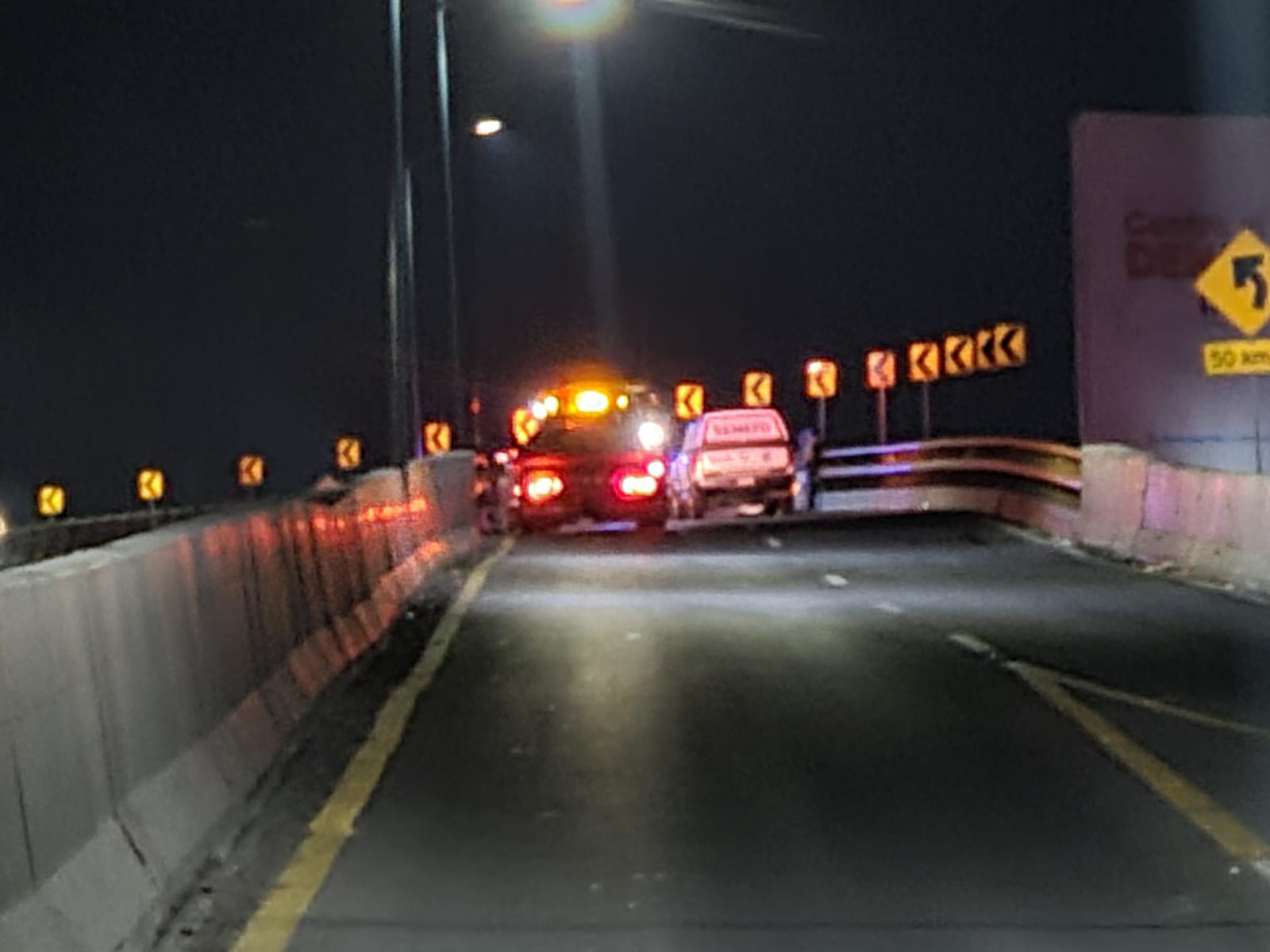 Motociclista pierde la vida tras aparatoso accidente en Periférico; no portaba casco.
