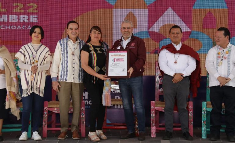 Inaugura Bedolla segunda edición del Tianguis Artesanal de Occidente.