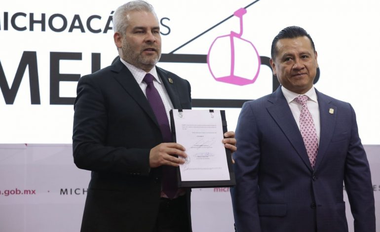 Firma Bedolla decreto para comité evaluador de jueces y magistrados.